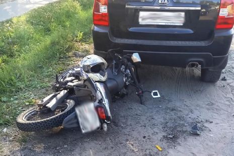 В Моршанске мотоциклист повредил два автомобиля