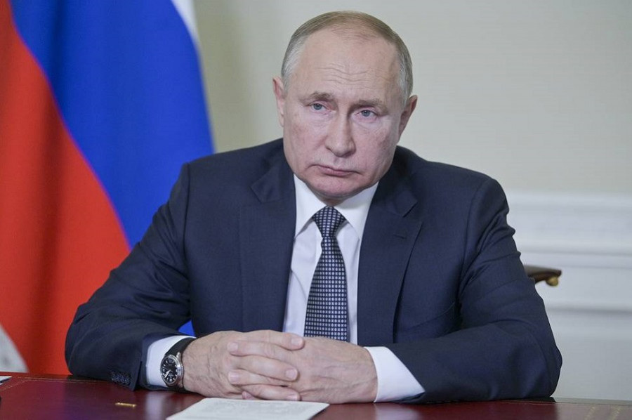 Путин рекомендовал регионам ввести режим самоизоляции для непривитых пожилых граждан