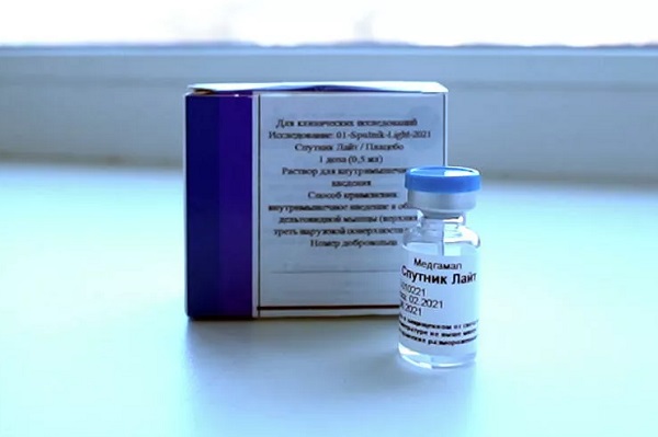 Первые серии вакцины "Спутник Лайт" вышли в гражданский оборот