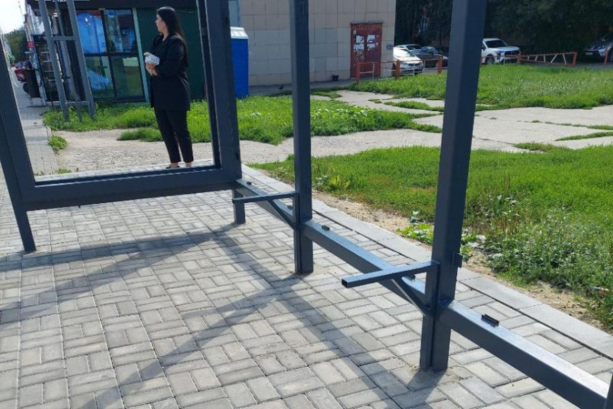 Тамбовчане обратили внимание на недоделанный остановочный павильон