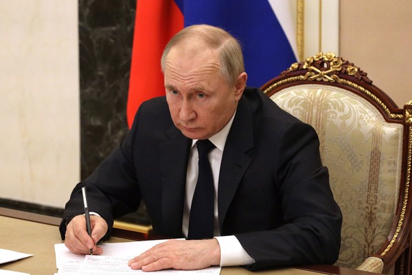 Владимир Путин заявил о невозможности России жить в униженном состоянии