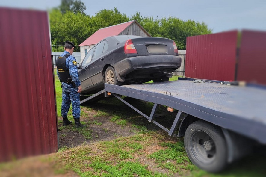 У жителя Мордовского района арестовали иномарку за долги