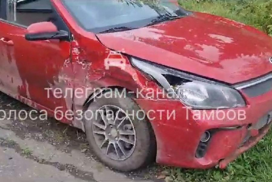 В Тамбове в ДТП пострадал водитель "LADA Kalina"