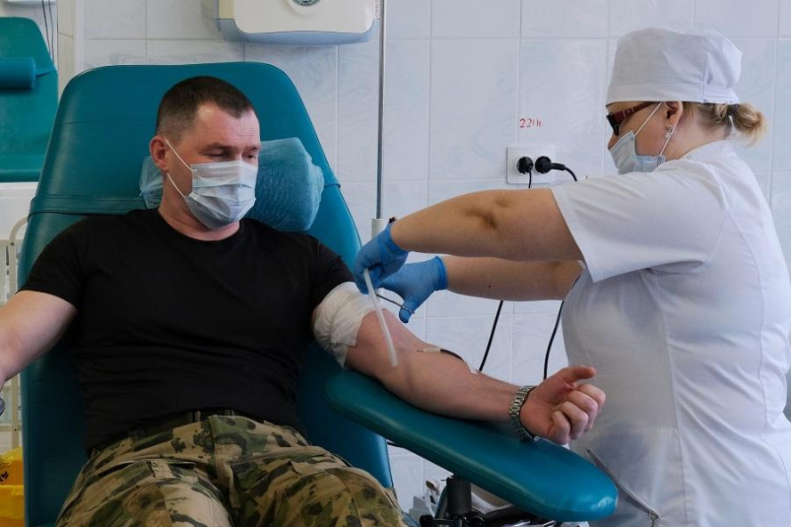 Росгвардейцы в Тамбове сдали почти 10 литров крови