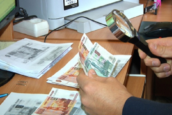 За два дня в Тамбовской области выявили пять фальшивых купюр