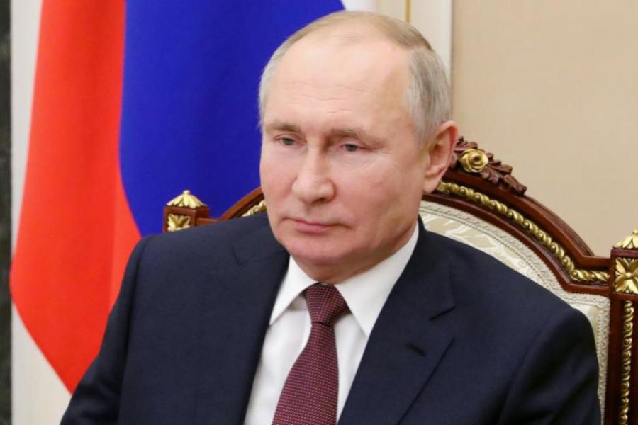 Владимир Путин поручил правительству разработать программу в области экологии и климата