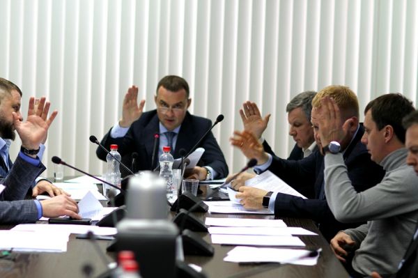 Депутаты облдумы поддерживают предложенные президентом России поправки в Конституцию