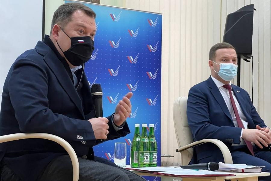 Максим Егоров обещал "кадровые решения" из-за плохой уборки снега в районах