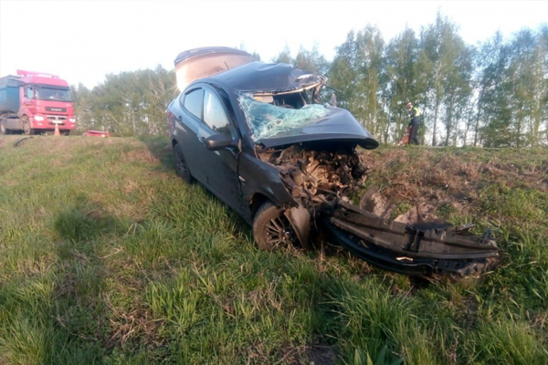 В Петровском районе во встречном ДТП погиб водитель иномарки