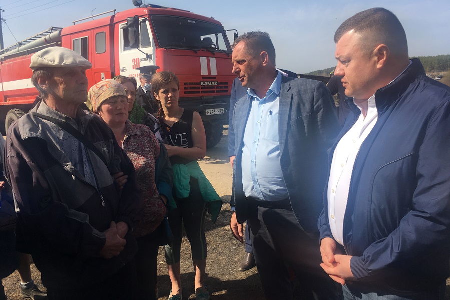 Региональные власти обещают оказать помощь жителям сгоревшего села в Сосновском районе