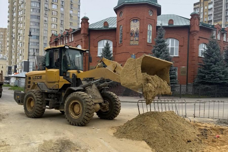 На Набережной в Тамбове восстанавливают благоустройство после ремонта теплосетей