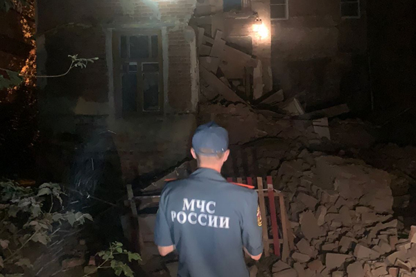 По факту обрушения стены аварийного дома в центре Тамбова возбуждено уголовное дело