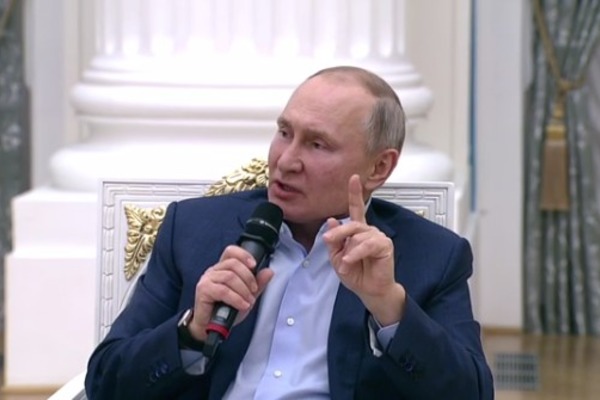 Путин жёстко отозвался о тех, кто в соцсетях подталкивает детей к суициду