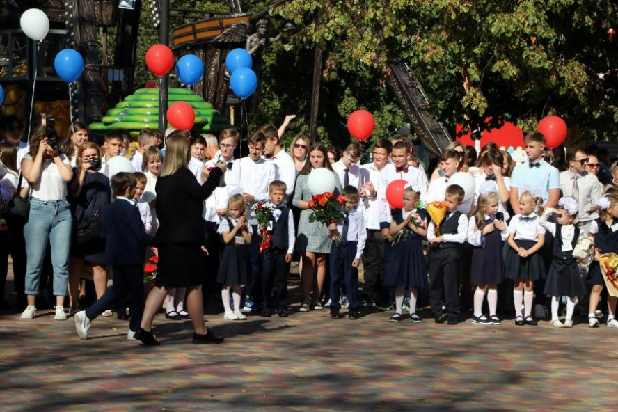 Госдума отклонила законопроекты о выходном для родителей школьников в День знаний
