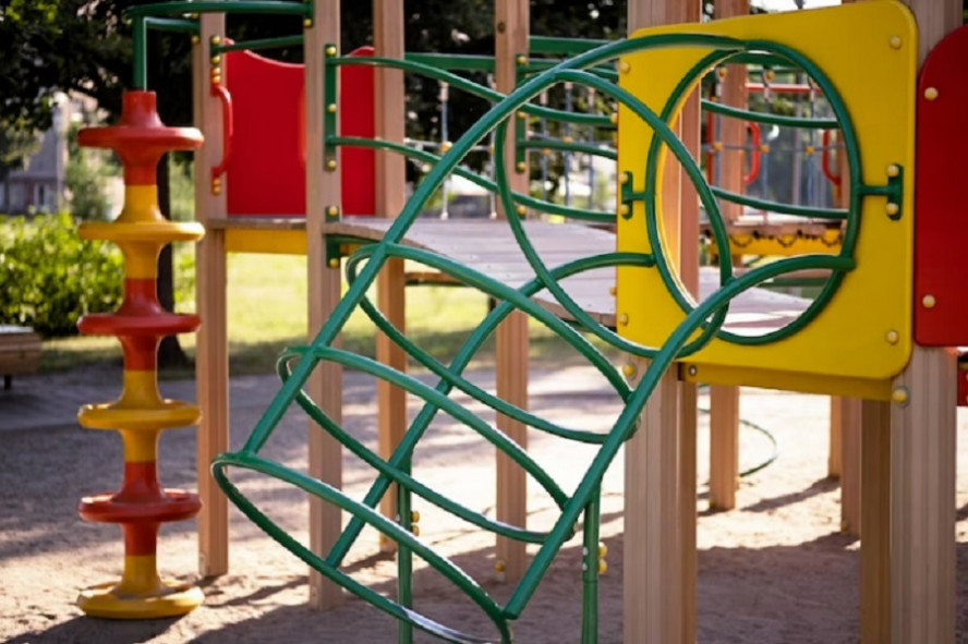 В Мичуринском районе прокуратура выявила нарушения при эксплуатации детских игровых площадок