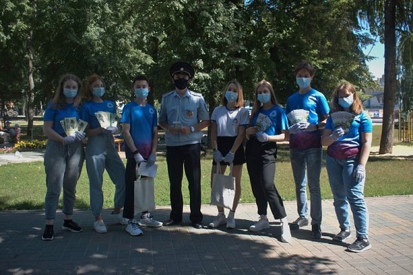 В Тамбове активисты Российского движения школьников провели акцию на пешеходных переходах