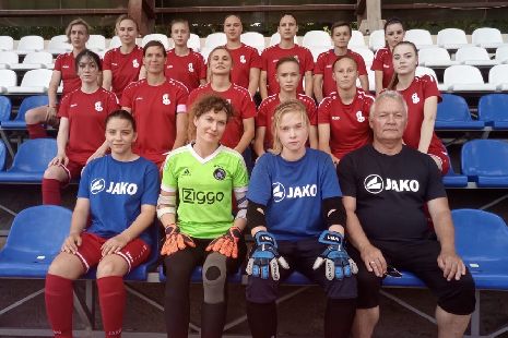 Женская команда "Академии футбола" отправилась на турнир в Крымск
