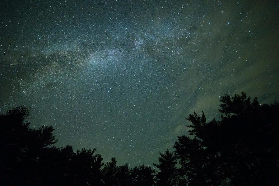 Сегодня ночью тамбовчане могут наблюдать  метеорный поток Урсиды