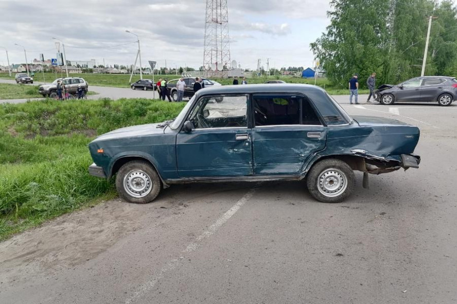 В Токарёвке водитель "Киа" не пропустил "семёрку": есть пострадавший