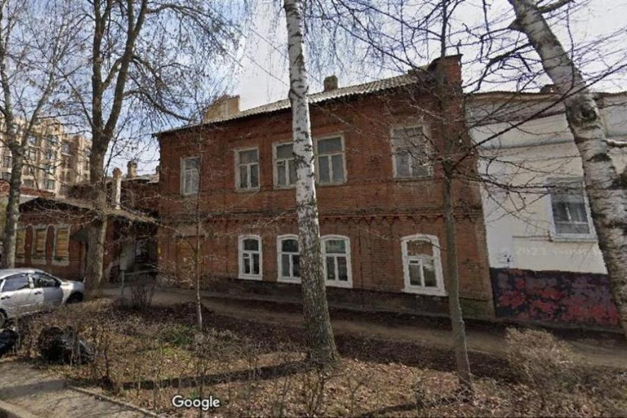 Жильцов аварийного дома на улице Ленинградской расселять не торопятся