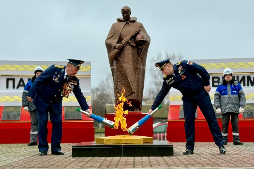 В День неизвестного солдата в селе Нижнеспасское Рассказовского округа зажгли Вечный огонь