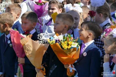 В Котовске 287 первоклашек сели за парты в День знаний