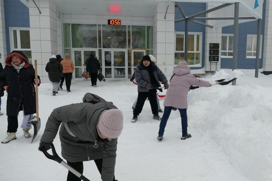 В Котовске провели общегородской снежный субботник