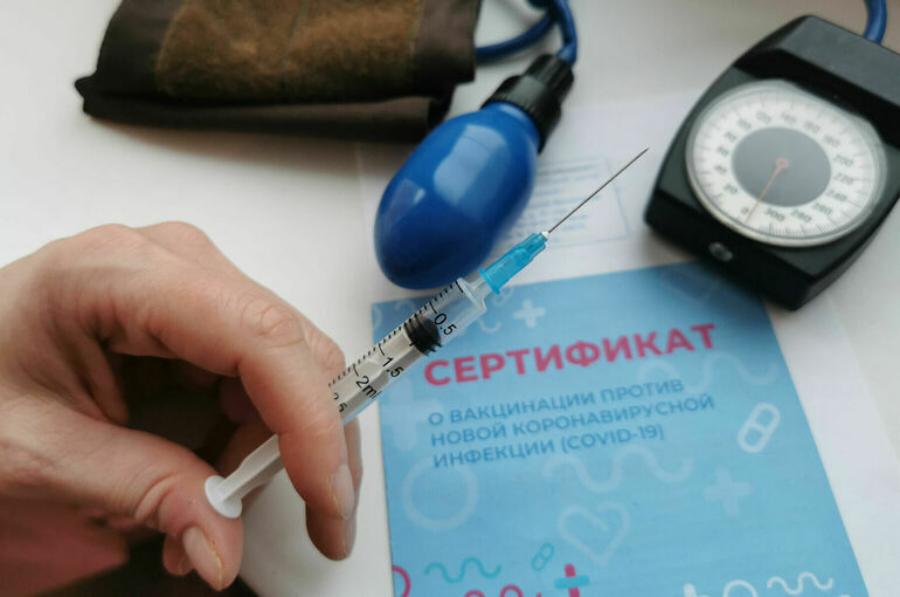 В России создали новую эффективную вакцину против "стелс-омикрона"