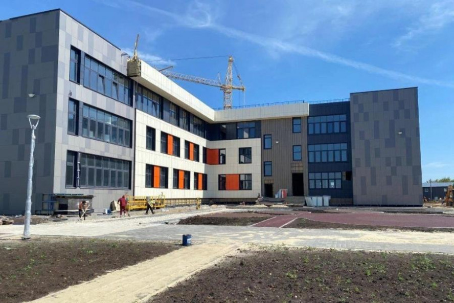 На завершение строительства школы в микрорайоне "Волжский" выделено 812 млн рублей