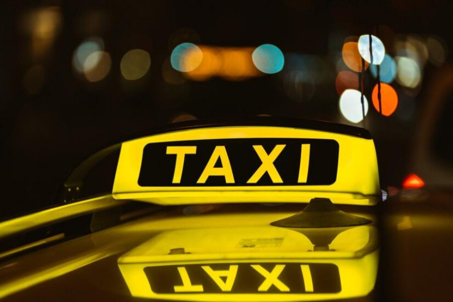 В России предложили оснастить все такси тревожной кнопкой
