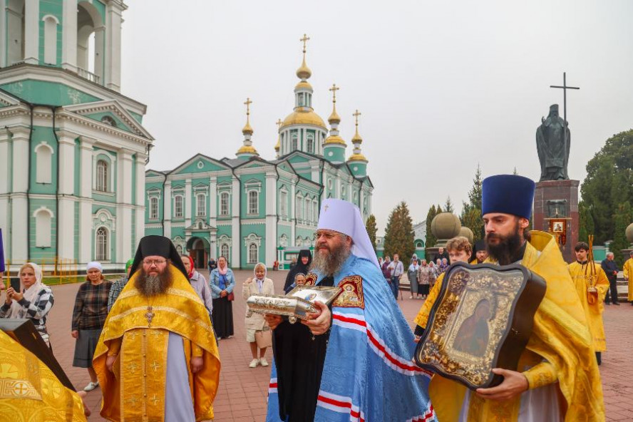 В Тамбов прибыли святыни из Толгской обители