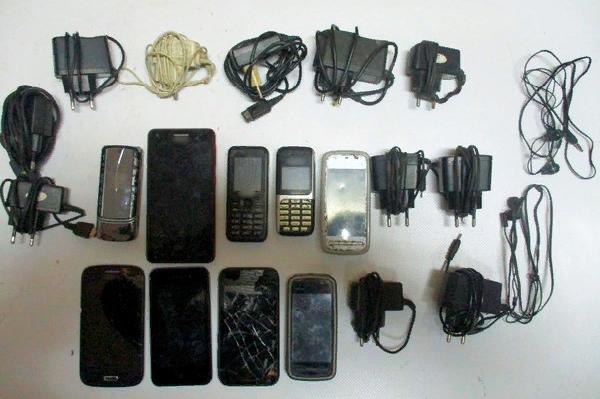 В колонию в Сосновском районе пытались перебросить 9 сотовых телефонов