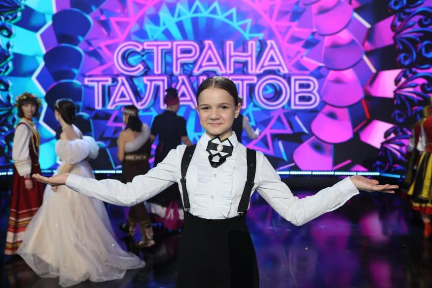 Балалаечница из Тамбова Настя Тюрина стала финалистом шоу "Страна талантов" на НТВ