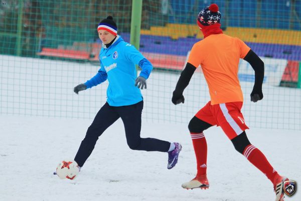Фанаты "Тамбова" сыграли в футбол на снегу