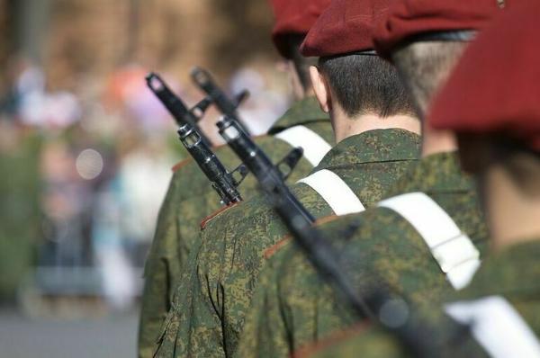 Военнослужащие и силовики получат единовременную выплату в 15 тысяч рублей