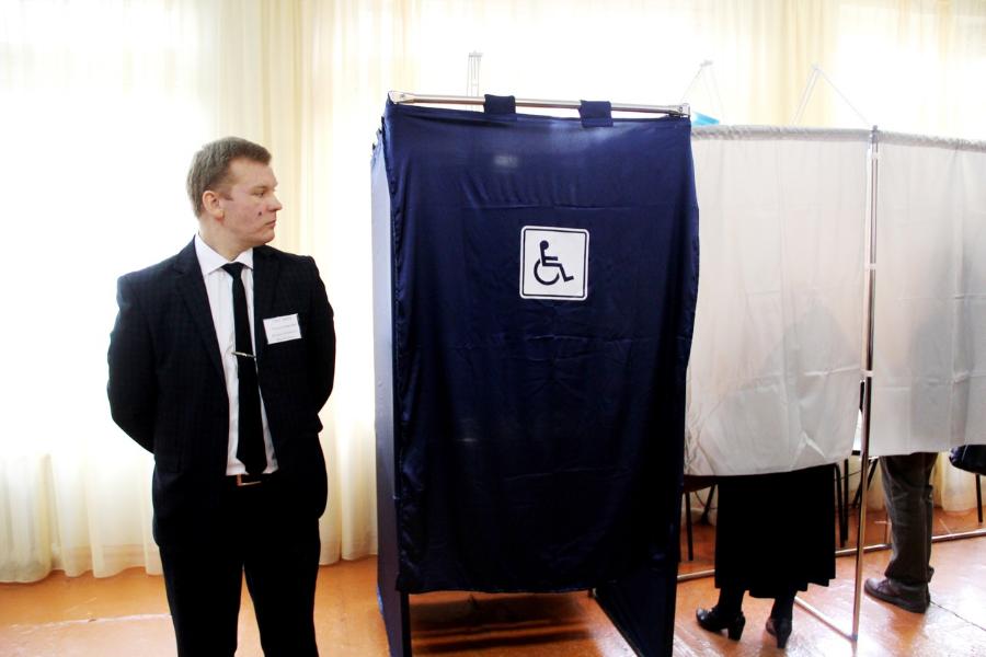 Два избирательных участка в Тамбове оснастили кабинами для незрячих избирателей