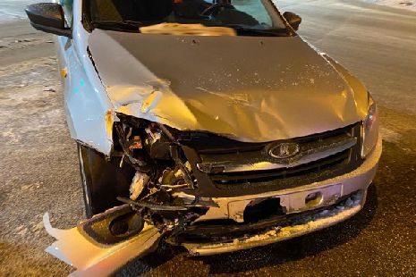 В Тамбове при столкновении двух авто пострадала водитель "Лады"