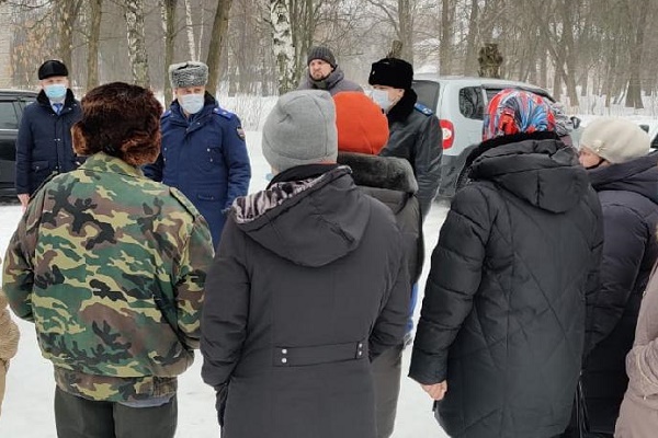 Прокурор области встретился с жителями многоквартирных домов села Малый Снежеток