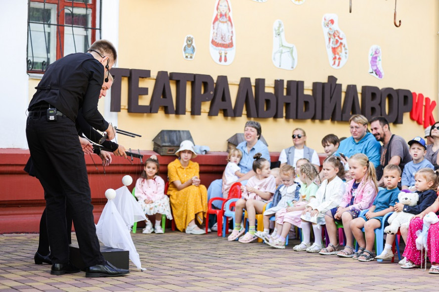 Тамбовский театр кукол открывает летний сезон в Театральном дворике