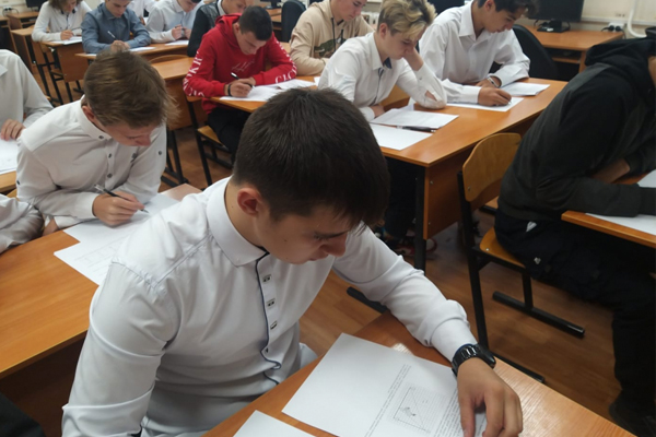 Студенты колледжей и техникумов выполняют всероссийские проверочные работы