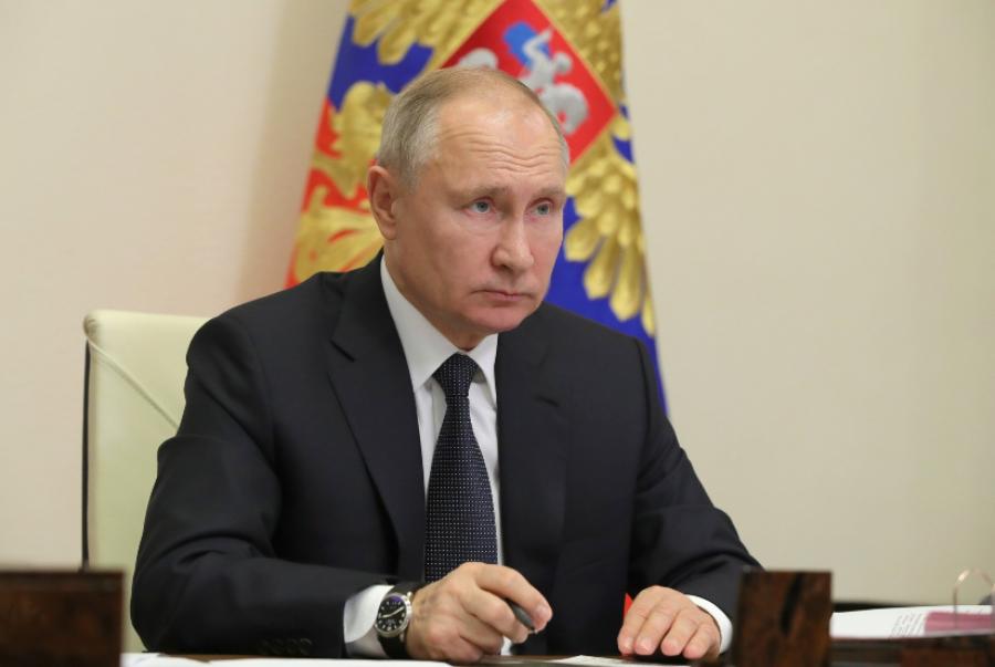 Владимир Путин призвал россиян продолжать вакцинацию от COVID-19
