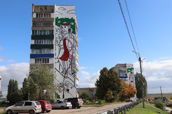 Уваровские многоэтажки украсили граффити