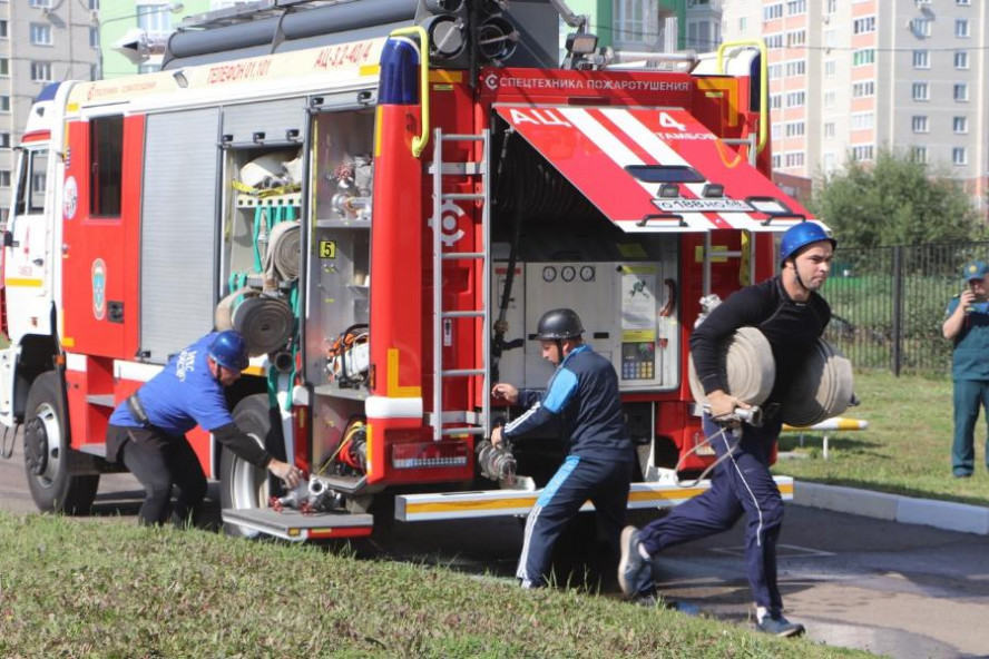 С пожарных хотят снять ответственность за протараненные авто