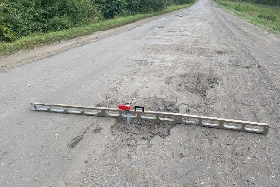 Прокуратура через суд обязала администрацию Тамбовского округа отремонтировать дорогу
