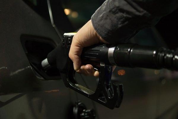 На среднюю зарплату в Тамбовской области можно купить 603 литра бензина