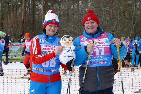 Более 350 спортсменов со всей России приняли участие в лыжном марафоне 