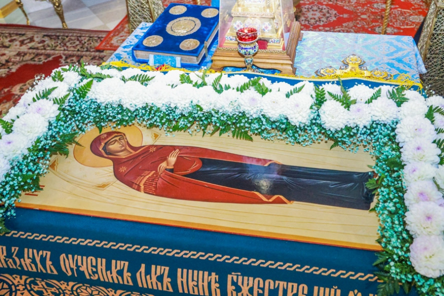 Православные верующие отмечают Успение Пресвятой Богородицы