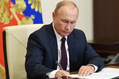 Путин назначил нового вице-премьера и пять федеральных министров