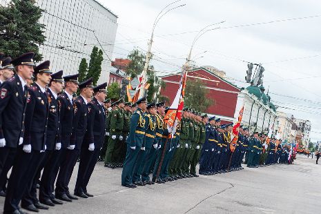 Более половины россиян посмотрели парад Победы