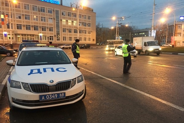 Тамбовские автоинспекторы задержали пьяного водителя "КамАЗа" из Воронежской области